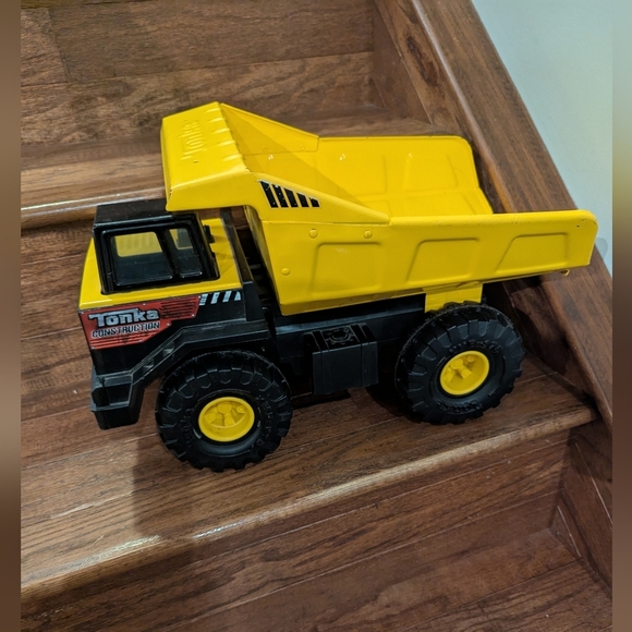 Tonka Steel Classics Dump Truck - Yellow and Black Large 17" - Picture 13 of 14